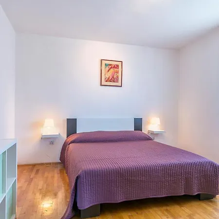 Iva-trosobni-