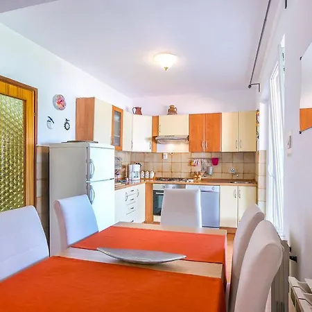 Daire Iva-trosobni-