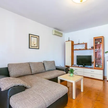 Apartamento Iva-trosobni-