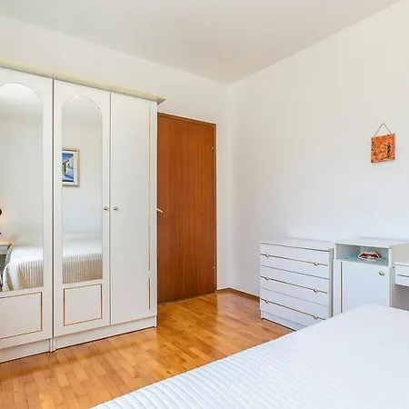 Apartamento Iva-trosobni-
